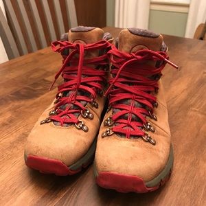 Danner women’s mountain 600 hiking boots 8.5 41